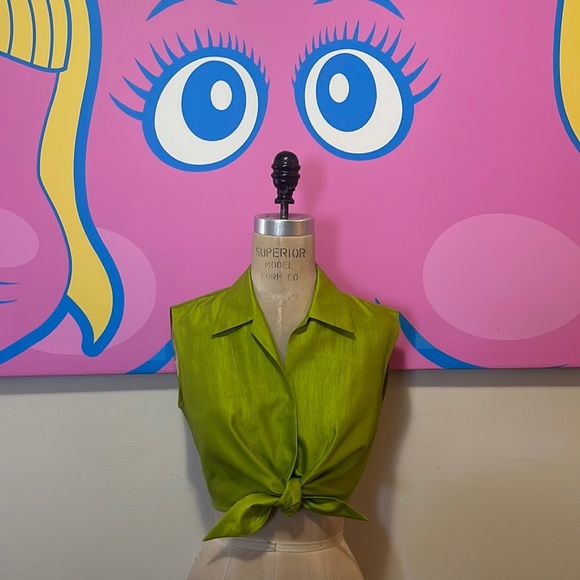 Donna Karan New York Green Silk Crop Tie Front Blouse